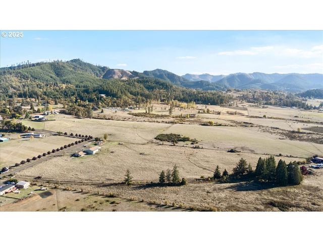 557 PLAT B Rd, Sutherlin, OR 97479