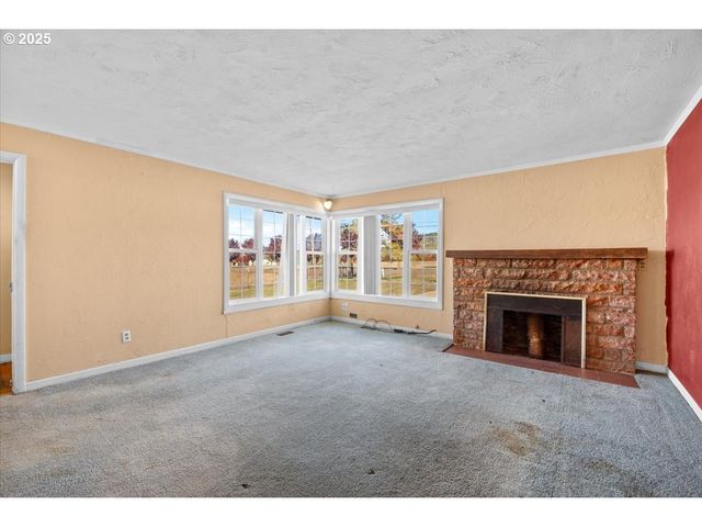 557 PLAT B Rd, Sutherlin, OR 97479