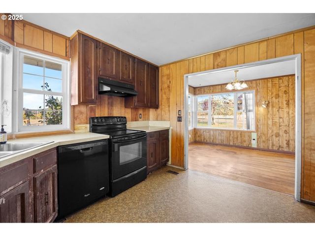 557 PLAT B Rd, Sutherlin, OR 97479