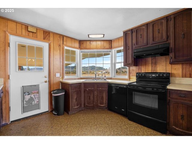 557 PLAT B Rd, Sutherlin, OR 97479