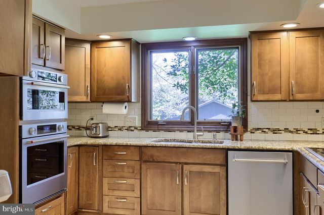 2211 ROCKY RIDGE CT, York, PA 17406