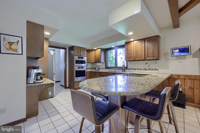 2211 ROCKY RIDGE CT, York, PA 17406
