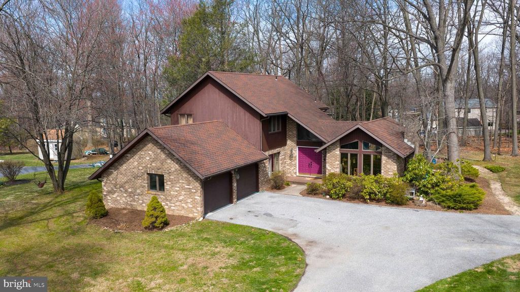 2211 ROCKY RIDGE CT, York, PA 17406