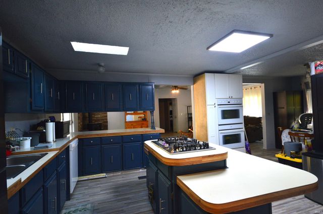 20510 W 8th Road, Plymouth, IN 46563