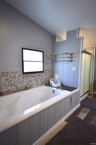 20510 W 8th Road, Plymouth, IN 46563