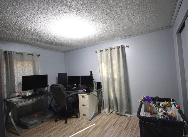 20510 W 8th Road, Plymouth, IN 46563