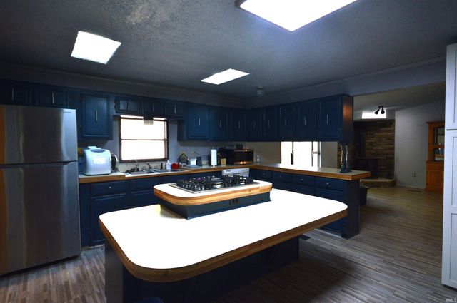 20510 W 8th Road, Plymouth, IN 46563