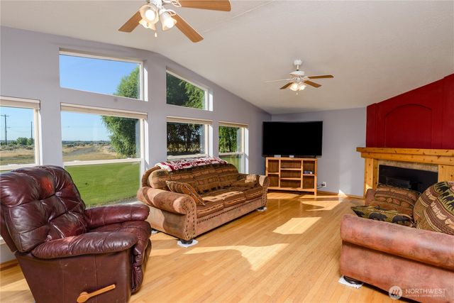 4820 NE 7.5 Road, Moses Lake, WA 98837