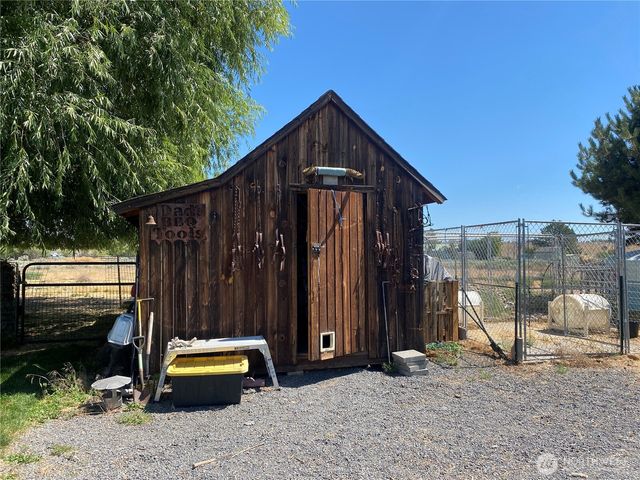 4820 NE 7.5 Road, Moses Lake, WA 98837