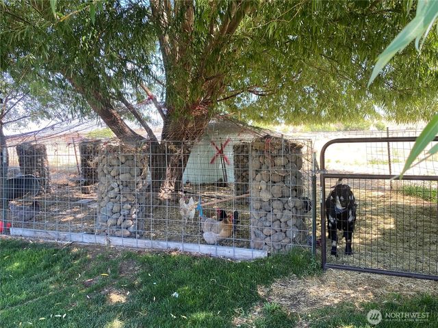 4820 NE 7.5 Road, Moses Lake, WA 98837