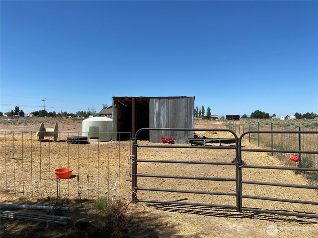 4820 NE 7.5 Road, Moses Lake, WA 98837