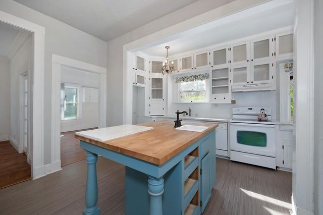 9220 Old State Hwy, Newcastle, CA 95658