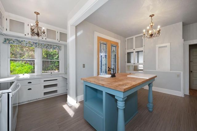 9220 Old State Hwy, Newcastle, CA 95658