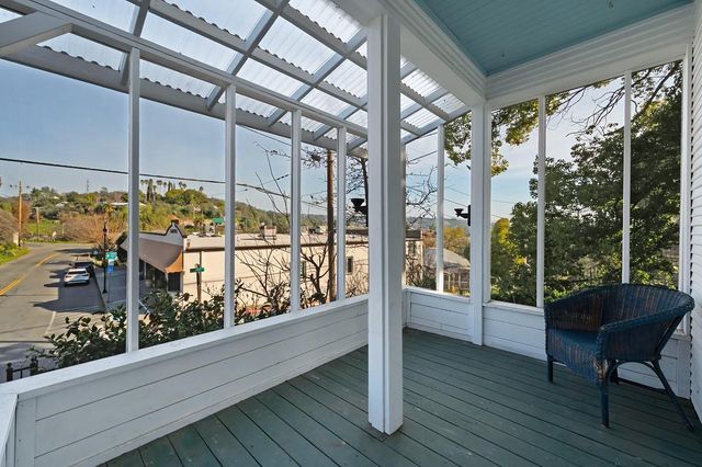 9220 Old State Hwy, Newcastle, CA 95658