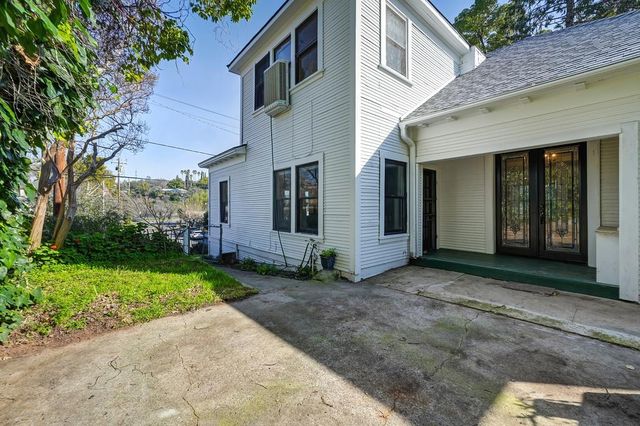 9220 Old State Hwy, Newcastle, CA 95658