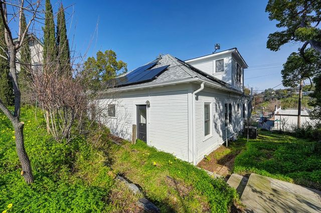 9220 Old State Hwy, Newcastle, CA 95658