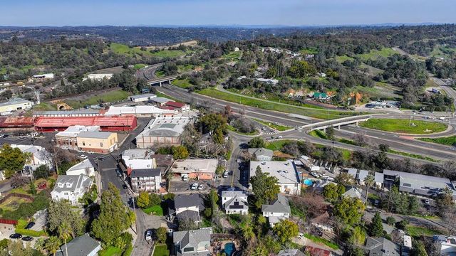 9220 Old State Hwy, Newcastle, CA 95658