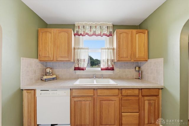 2955 Mechanicsburg Road, Springfield, OH 45503