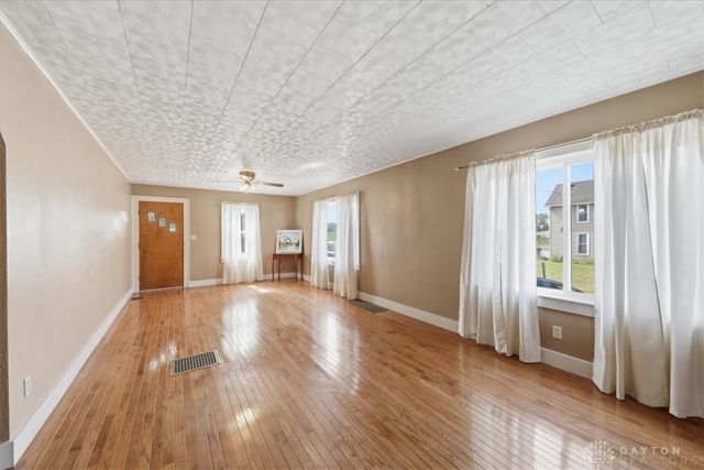 2955 Mechanicsburg Road, Springfield, OH 45503