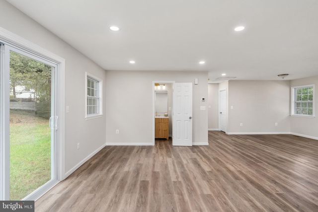 4520 EDINBURG DR, Woodbridge, VA 22193