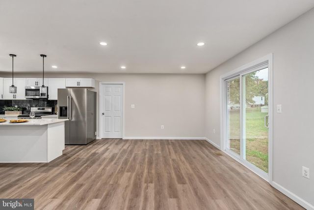 4520 EDINBURG DR, Woodbridge, VA 22193