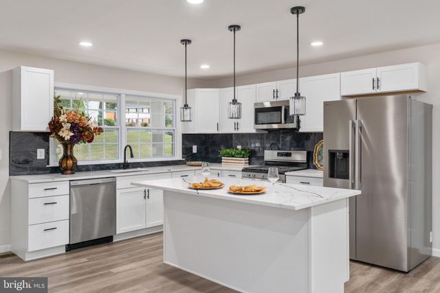 4520 EDINBURG DR, Woodbridge, VA 22193