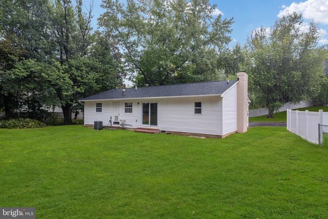 4520 EDINBURG DR, Woodbridge, VA 22193