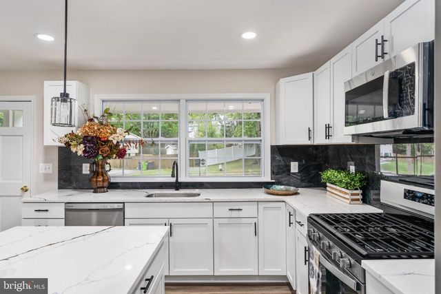 4520 EDINBURG DR, Woodbridge, VA 22193