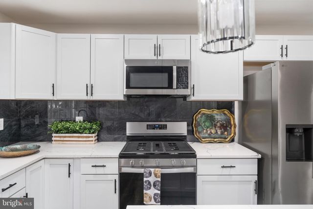 4520 EDINBURG DR, Woodbridge, VA 22193