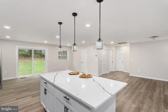 4520 EDINBURG DR, Woodbridge, VA 22193