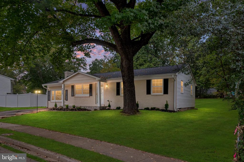 4520 EDINBURG DR, Woodbridge, VA 22193
