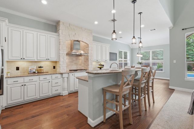 63 W Canyon Wren Circle, The Woodlands, TX 77389