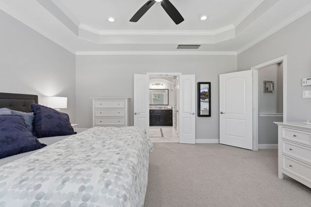 63 W Canyon Wren Circle, The Woodlands, TX 77389