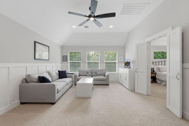 63 W Canyon Wren Circle, The Woodlands, TX 77389
