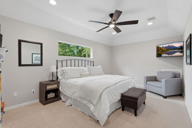 63 W Canyon Wren Circle, The Woodlands, TX 77389