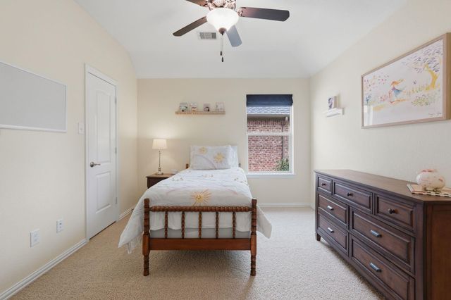 63 W Canyon Wren Circle, The Woodlands, TX 77389