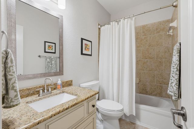 63 W Canyon Wren Circle, The Woodlands, TX 77389