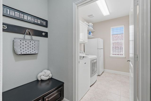 63 W Canyon Wren Circle, The Woodlands, TX 77389