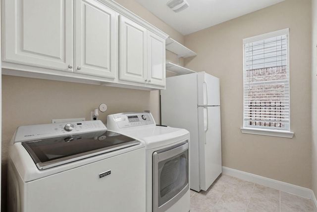 63 W Canyon Wren Circle, The Woodlands, TX 77389