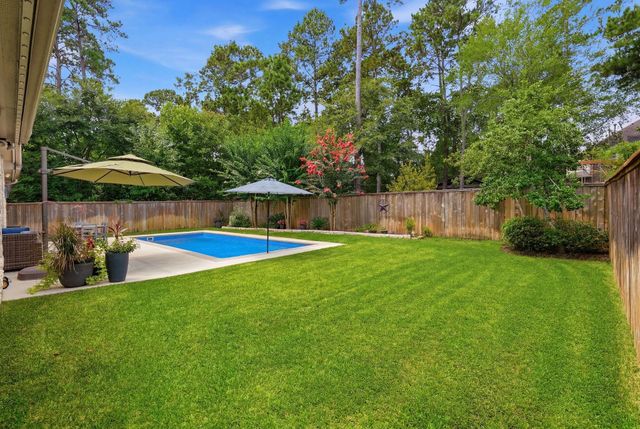 63 W Canyon Wren Circle, The Woodlands, TX 77389