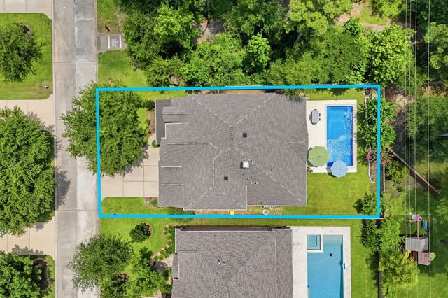 63 W Canyon Wren Circle, The Woodlands, TX 77389