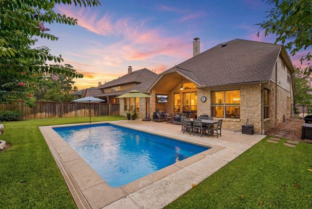 63 W Canyon Wren Circle, The Woodlands, TX 77389