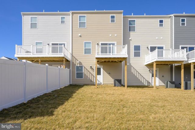 14 TROTTING RD, Inwood, WV 25428
