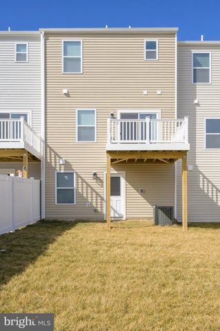 14 TROTTING RD, Inwood, WV 25428