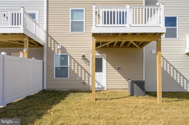 14 TROTTING RD, Inwood, WV 25428