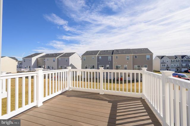 14 TROTTING RD, Inwood, WV 25428