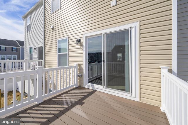 14 TROTTING RD, Inwood, WV 25428