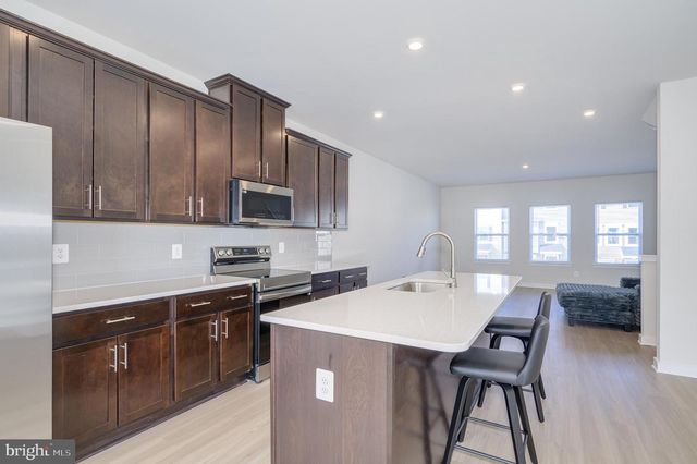 14 TROTTING RD, Inwood, WV 25428