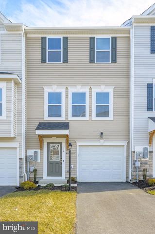 14 TROTTING RD, Inwood, WV 25428
