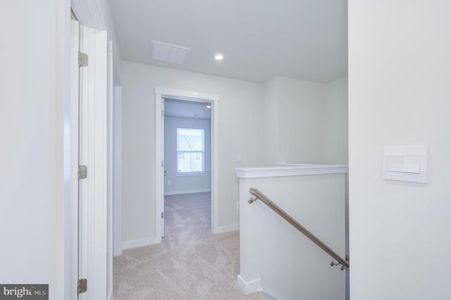14 TROTTING RD, Inwood, WV 25428